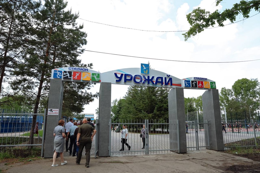 В селе Тамбовка Амурской области открыли стадион «Урожай» после капитального ремонта и реконструкции, проведенных в рамках проекта «Газпром — детям»