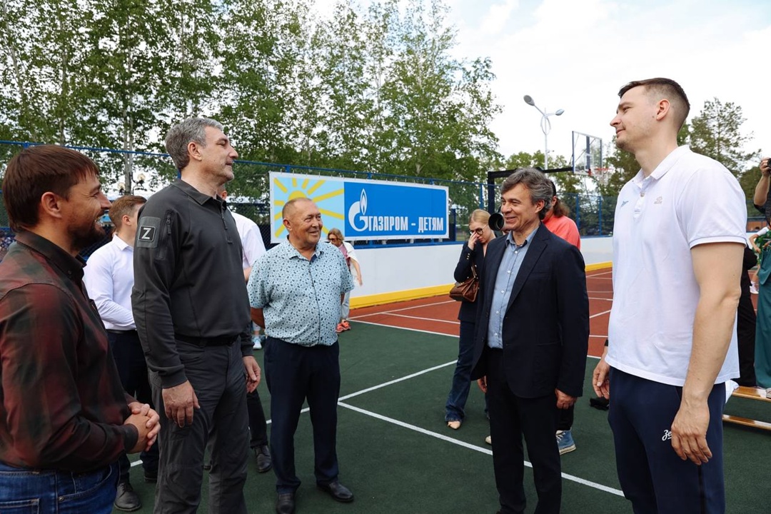 В селе Тамбовка Амурской области открыли стадион «Урожай» после капитального ремонта и реконструкции, проведенных в рамках проекта «Газпром — детям»