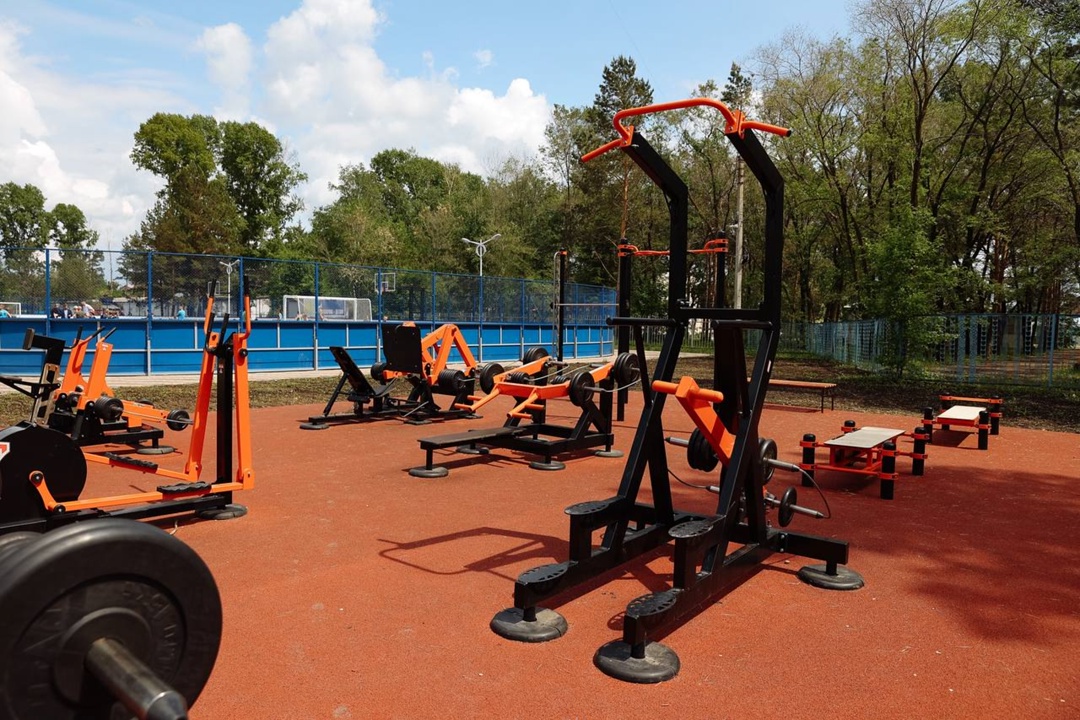 В селе Тамбовка Амурской области открыли стадион «Урожай» после капитального ремонта и реконструкции, проведенных в рамках проекта «Газпром — детям»