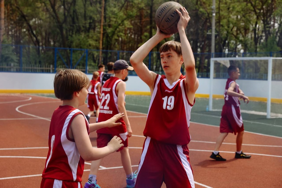 В селе Тамбовка Амурской области открыли стадион «Урожай» после капитального ремонта и реконструкции, проведенных в рамках проекта «Газпром — детям»