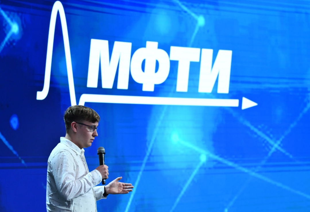 Дмитрий Чернышенко: 7 победителей третьей волны отбора исследовательских центров в сфере ИИ получат 4,7 млрд рублей