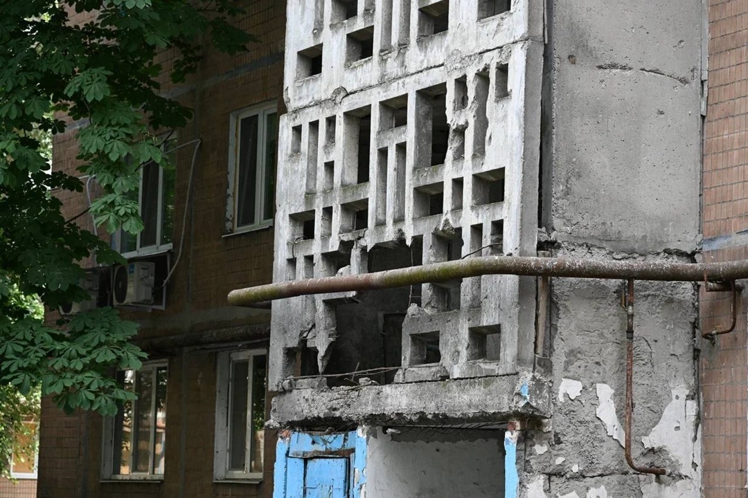 В рамках рабочей поездки в ДНР Глава Минстроя России Ирек Файзуллин совместно с Главой ДНР Денисом Пушилиным посетил прифронтовые районы Донецкой Народной…