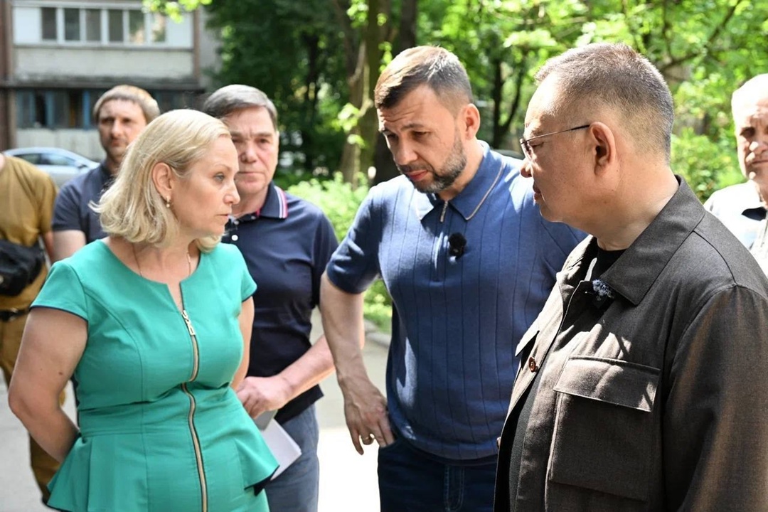 В рамках рабочей поездки в ДНР Глава Минстроя России Ирек Файзуллин совместно с Главой ДНР Денисом Пушилиным посетил прифронтовые районы Донецкой Народной…