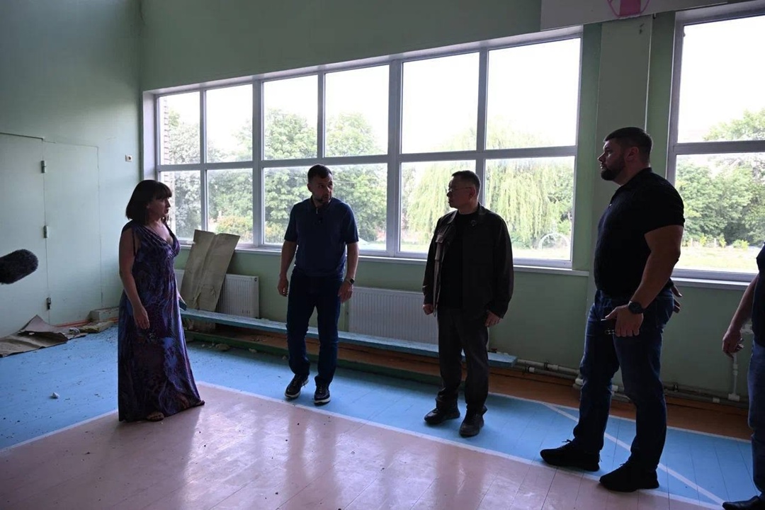 Министр строительства и ЖКХ РФ Ирек Файзуллин совместно с Главой ДНР Денисом Пушилиным осмотрели социальные объекты Донецка, подлежащие восстановлению