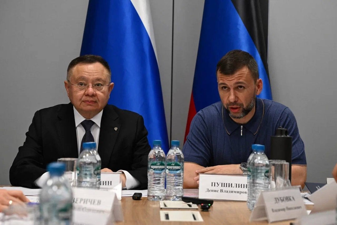 В ходе рабочей поездки в ДНР Министр строительства и ЖКЖ РФ Ирек Файзуллин совместно с Главой ДНР Денисом Пушилиным провел совещание по развитию жилищного…