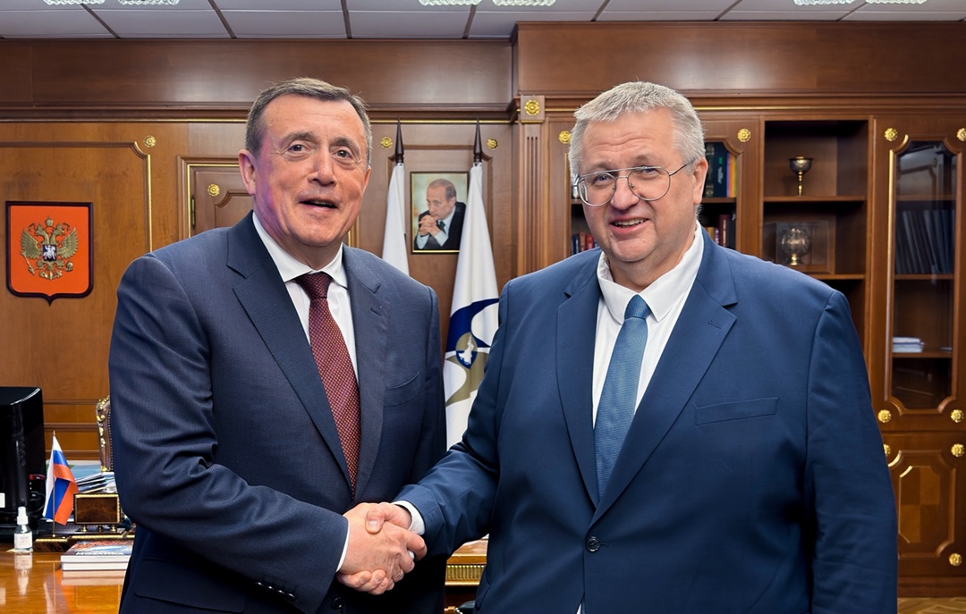 Вице-премьер Алексей Оверчук провел встречу с губернатором Сахалинской области Валерием Лимаренко