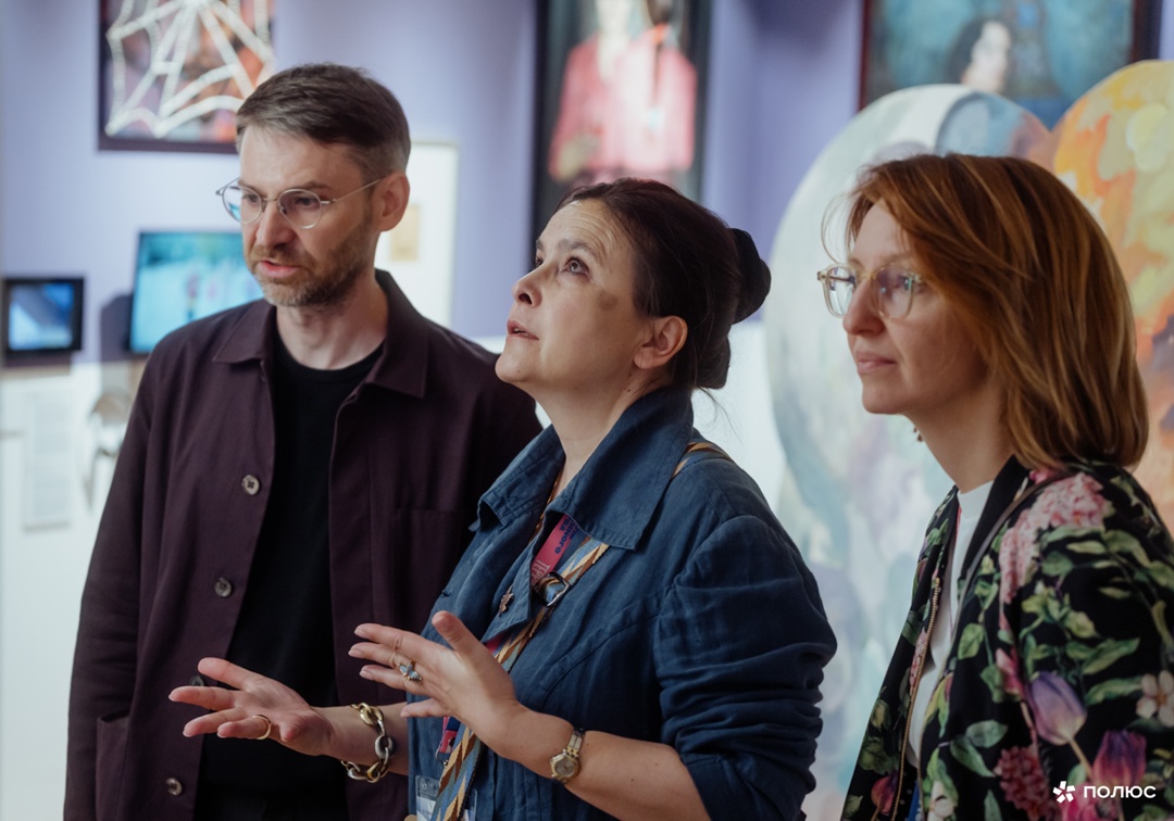 Как между собой взаимодействуют визуальное искусство и театральный язык?