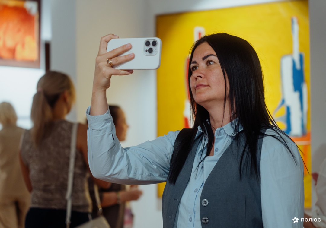 Как между собой взаимодействуют визуальное искусство и театральный язык?