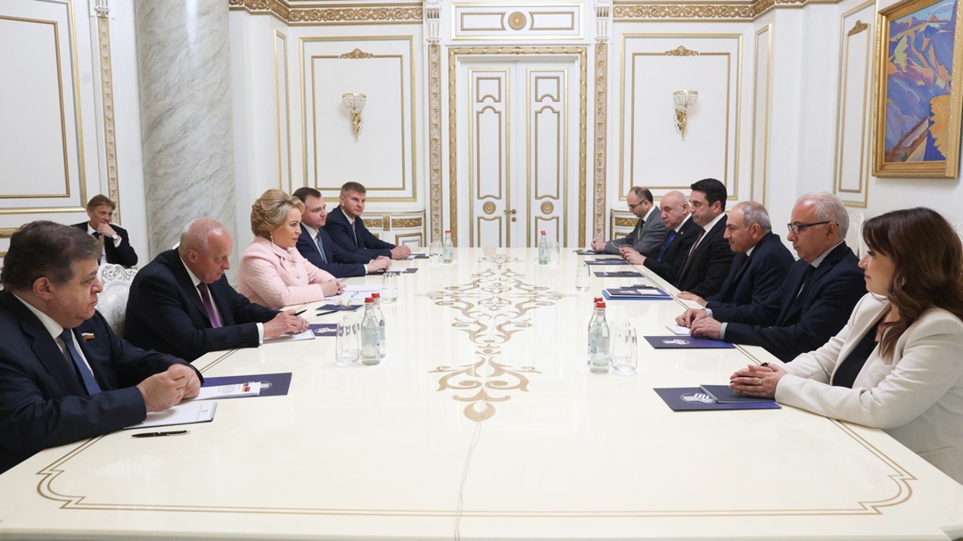 Председатель Совета Федерации Валентина Матвиенко встретилась с Премьер-министром Республики Армения Николом Пашиняном