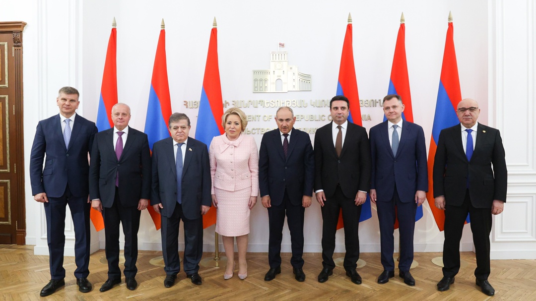 Председатель Совета Федерации Валентина Матвиенко встретилась с Премьер-министром Республики Армения Николом Пашиняном