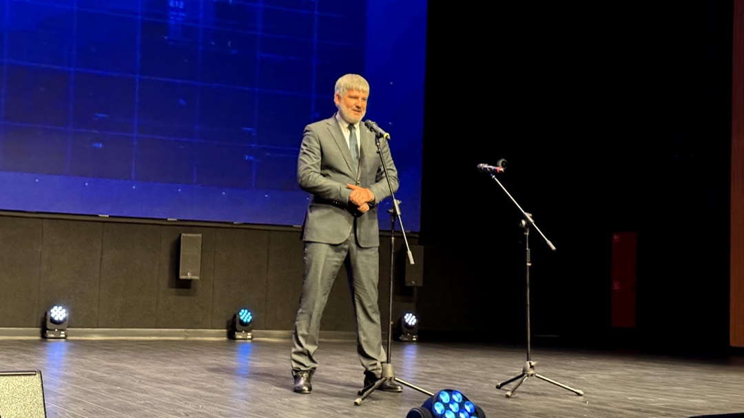 Замминистра строительства и ЖКХ РФ Сергей Музыченко наградил победителей XI Всероссийского инженерного конкурса