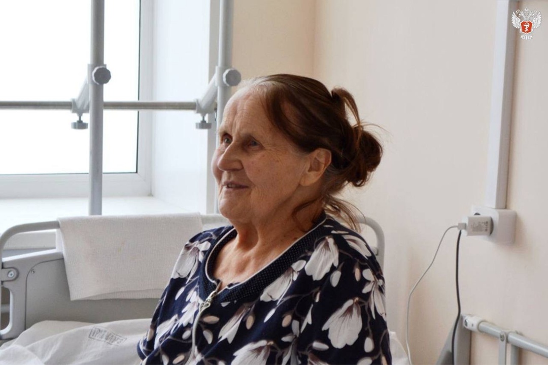 Архангельские травматологи поставили на ноги 75-летнюю пациентку с переломом шейки бедра