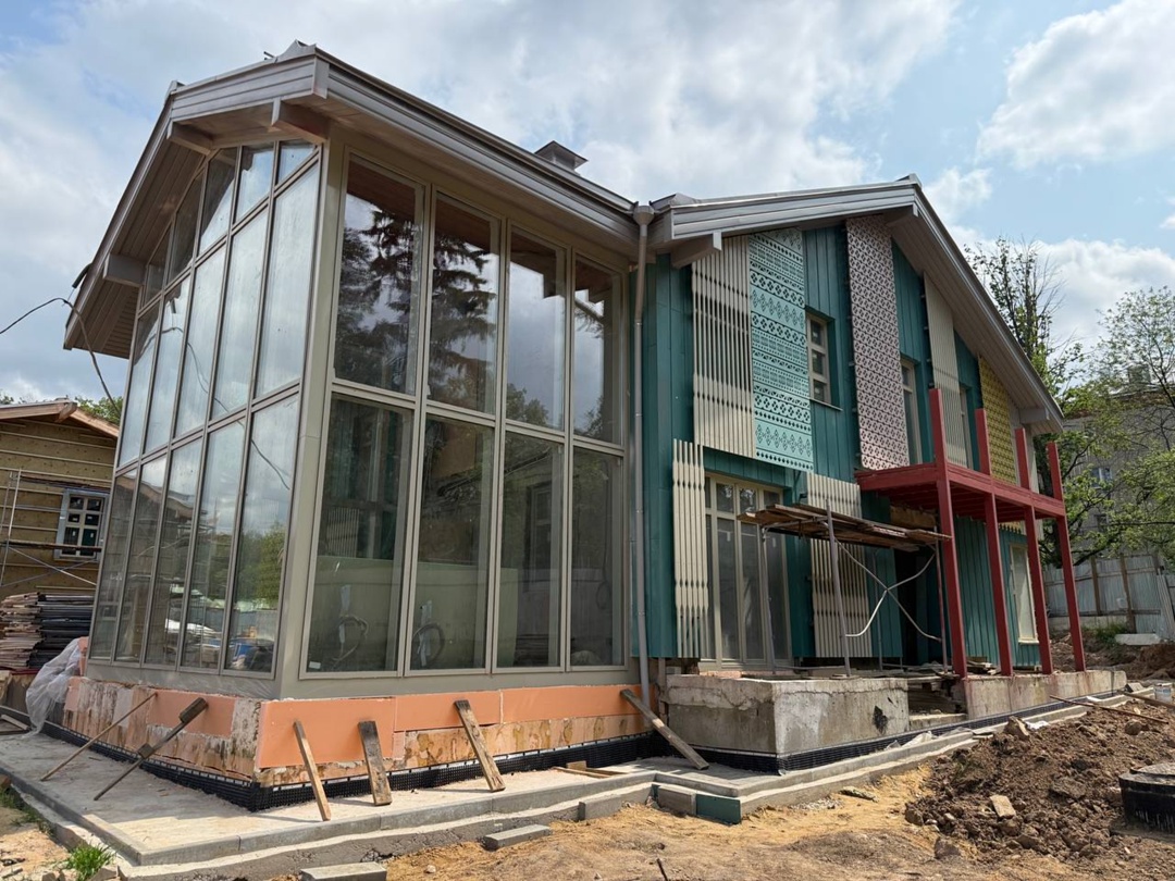 Помогаем тем, кто дарит шанс на жизнь детям