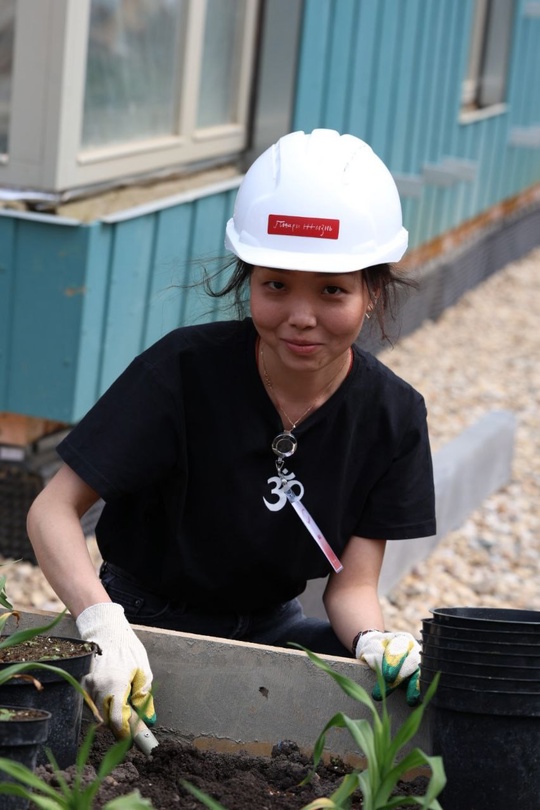 Помогаем тем, кто дарит шанс на жизнь детям