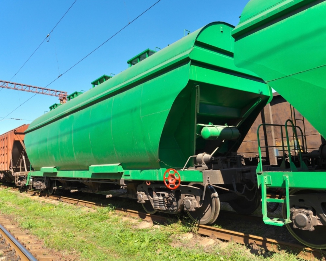 По прогнозу аналитического центра «Русагротранса», в июне экспорт пшеницы из России может снизиться до 1,1 млн т, что значительно меньше рекорда прошлого года…