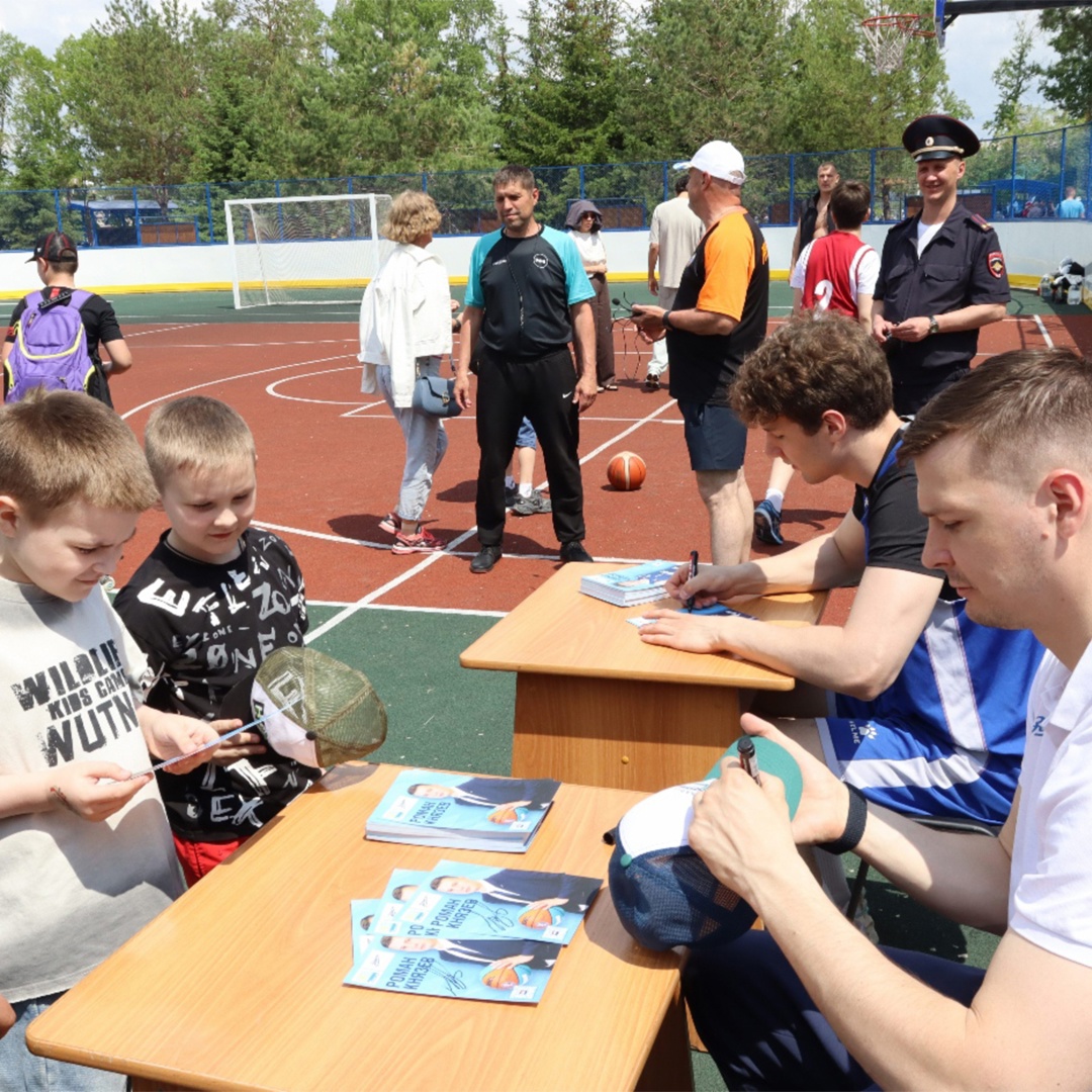 В селе Тамбовка Амурской области у ребят впереди целое лето с классным стадионом