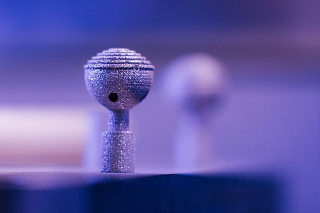 Специалисты Центра аддитивных технологий, созданного при поддержке Росатома в Томском политехническом университете, изготовили первую партию металлической…