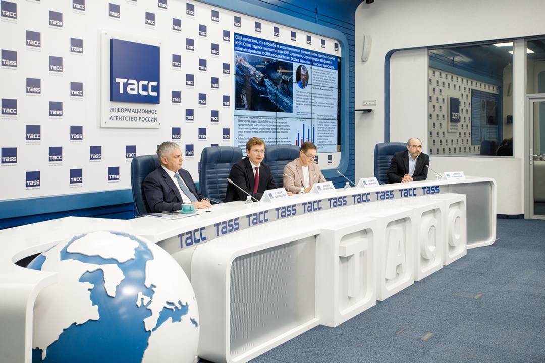 Через границу с Китаем в Россию могут пойти миллионы контейнеров