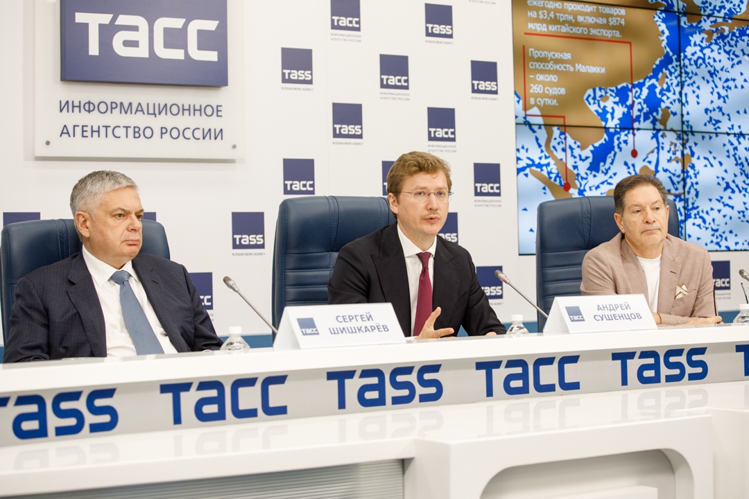 Через границу с Китаем в Россию могут пойти миллионы контейнеров