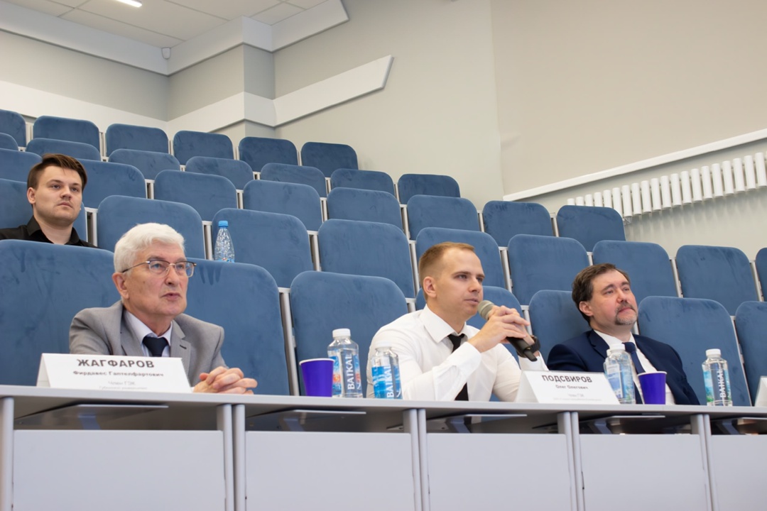 Работники компании «Газпром переработка Благовещенск» успешно защитили магистерские диссертации