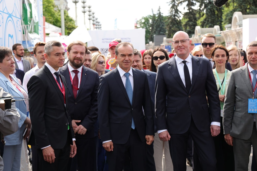 Дмитрий Чернышенко: В 55 регионах страны появятся около 11 тысяч новых номеров в модульных отелях