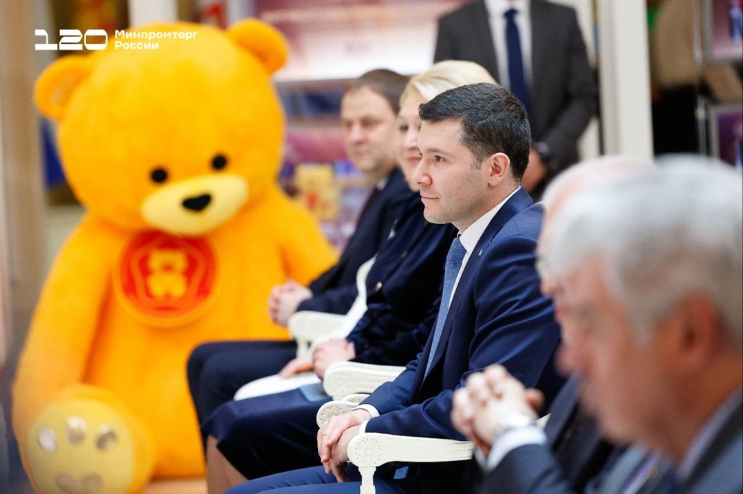 Антон Алиханов вручил награды «Золотого медвежонка» и рассказал о достижениях отечественных производителей детских товаров