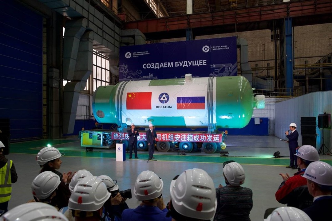 Завод «Петрозаводскмаш» (входит в машиностроительный дивизион «Росатома») отгрузил емкость системы аварийного охлаждения активной зоны для энергоблока № 4 АЭС…