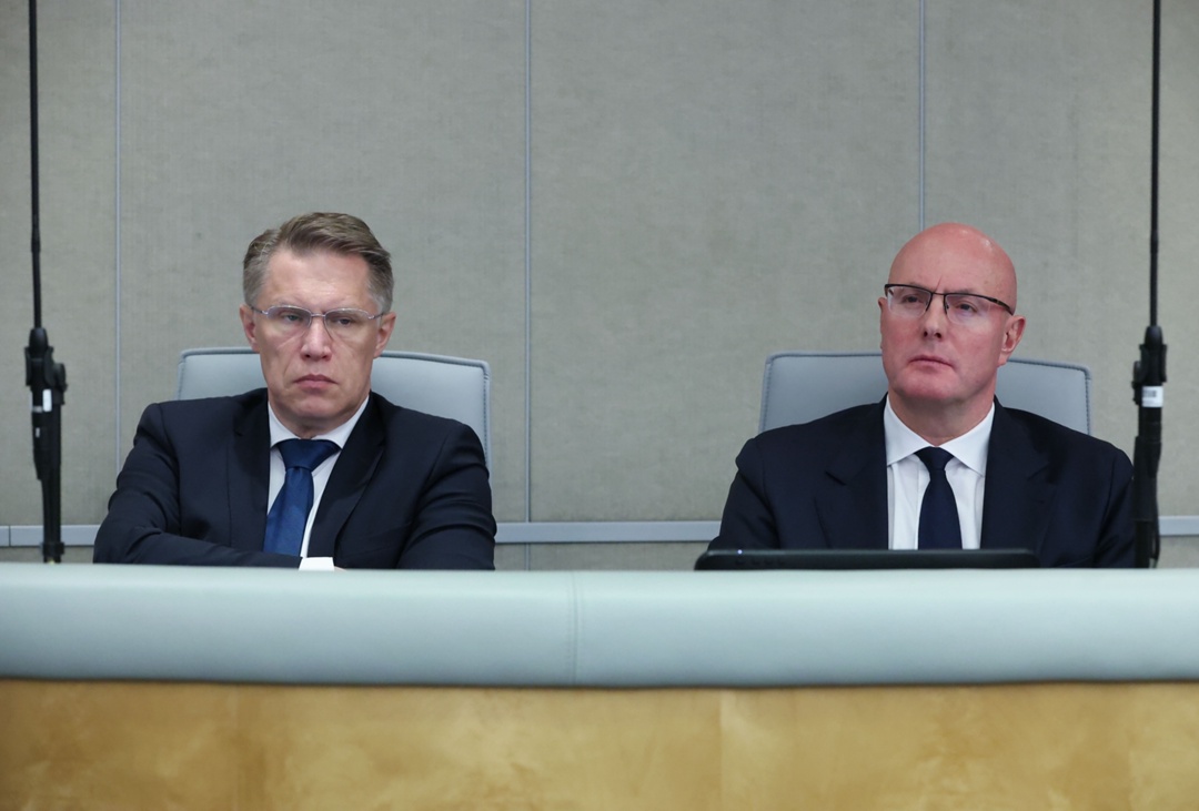 Вице-премьер Дмитрий Чернышенко выступил в Госдуме в рамках правительственного часа, посвященного охране здоровья школьников и развитию физической культуры и…