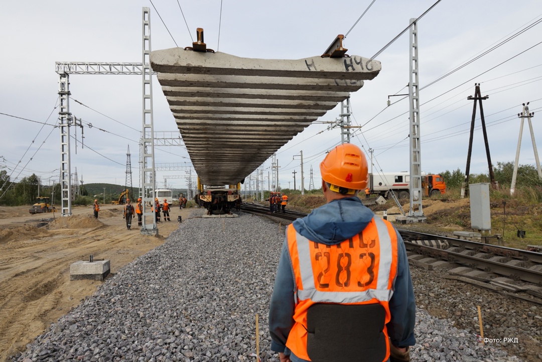 В заполярье кипит работа Речь про морской порт «Лавна», расположенный в Мурманской области