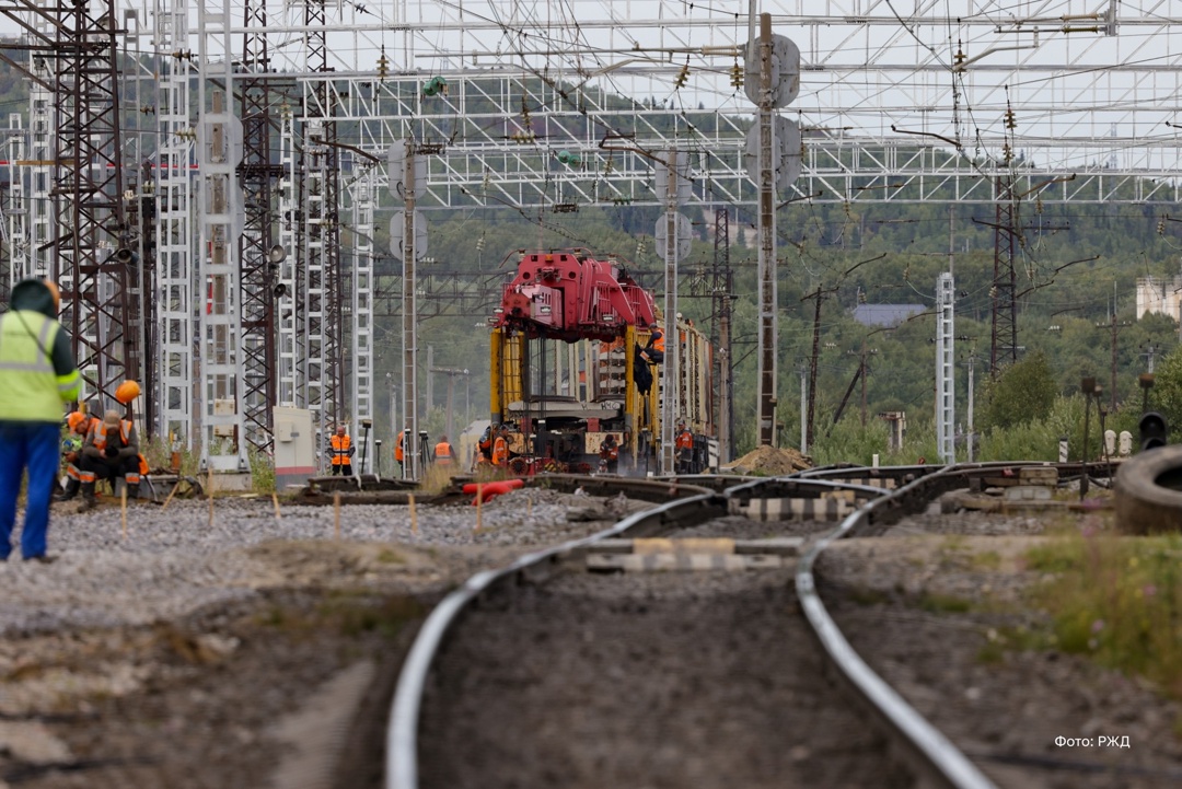В заполярье кипит работа Речь про морской порт «Лавна», расположенный в Мурманской области