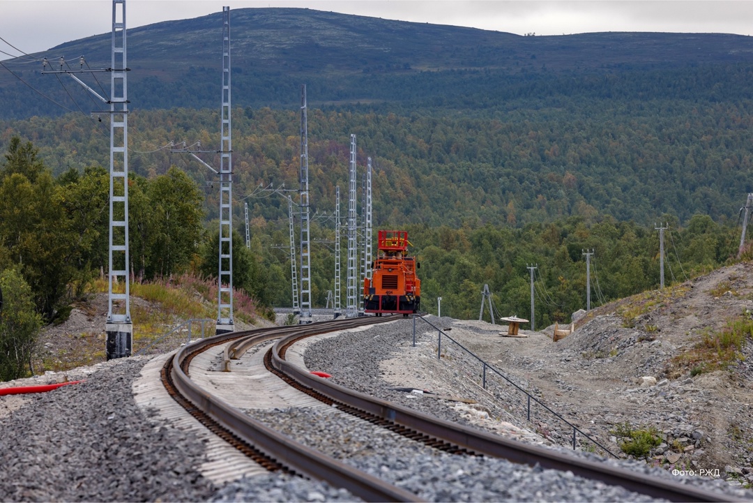 В заполярье кипит работа Речь про морской порт «Лавна», расположенный в Мурманской области
