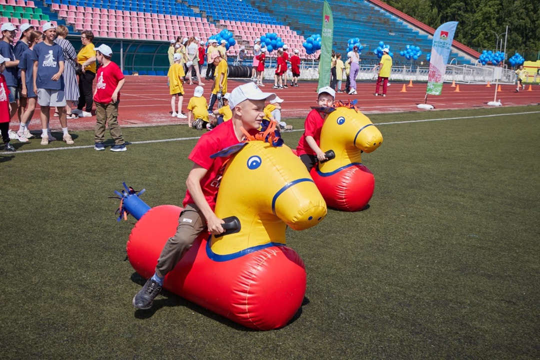 Яркие эмоции и море драйва! В Междуреченске на стадионе «Томусинец» мы вновь провели ежегодные «Распадские старты»