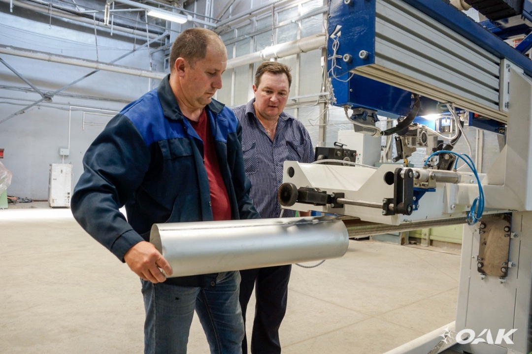 Смотрим на сварку элементов МС-21 через экран и с безопасного расстояния!