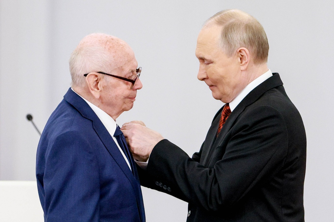 В Кремле состоялась церемония вручения медалей Героя Труда и Государственных премий