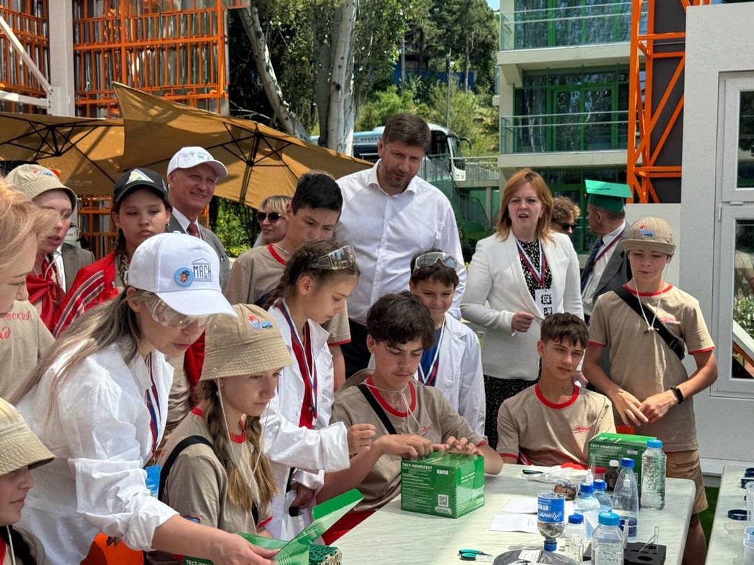 В Артеке состоялась торжественная церемония открытия интерактивной площадки «Я - строитель будущего!»