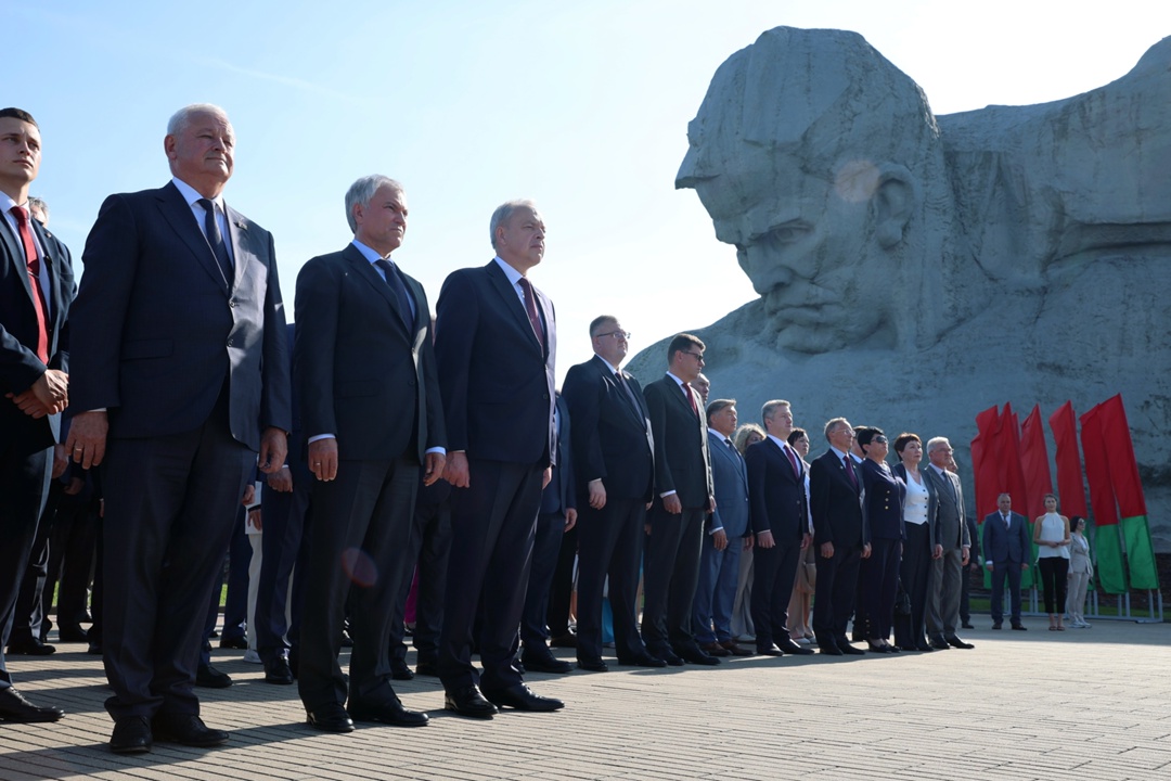 Председатель Парламентского Собрания Союза Беларуси и России, Председатель ГД Вячеслав Володин совместно с Председателем Палаты представителей Национального…