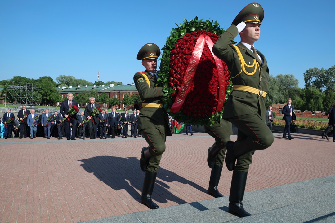 Председатель Парламентского Собрания Союза Беларуси и России, Председатель ГД Вячеслав Володин совместно с Председателем Палаты представителей Национального…