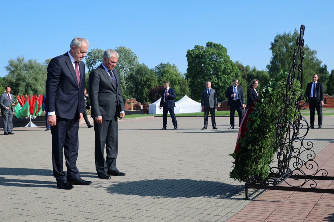 Председатель Парламентского Собрания Союза Беларуси и России, Председатель ГД Вячеслав Володин совместно с Председателем Палаты представителей Национального…