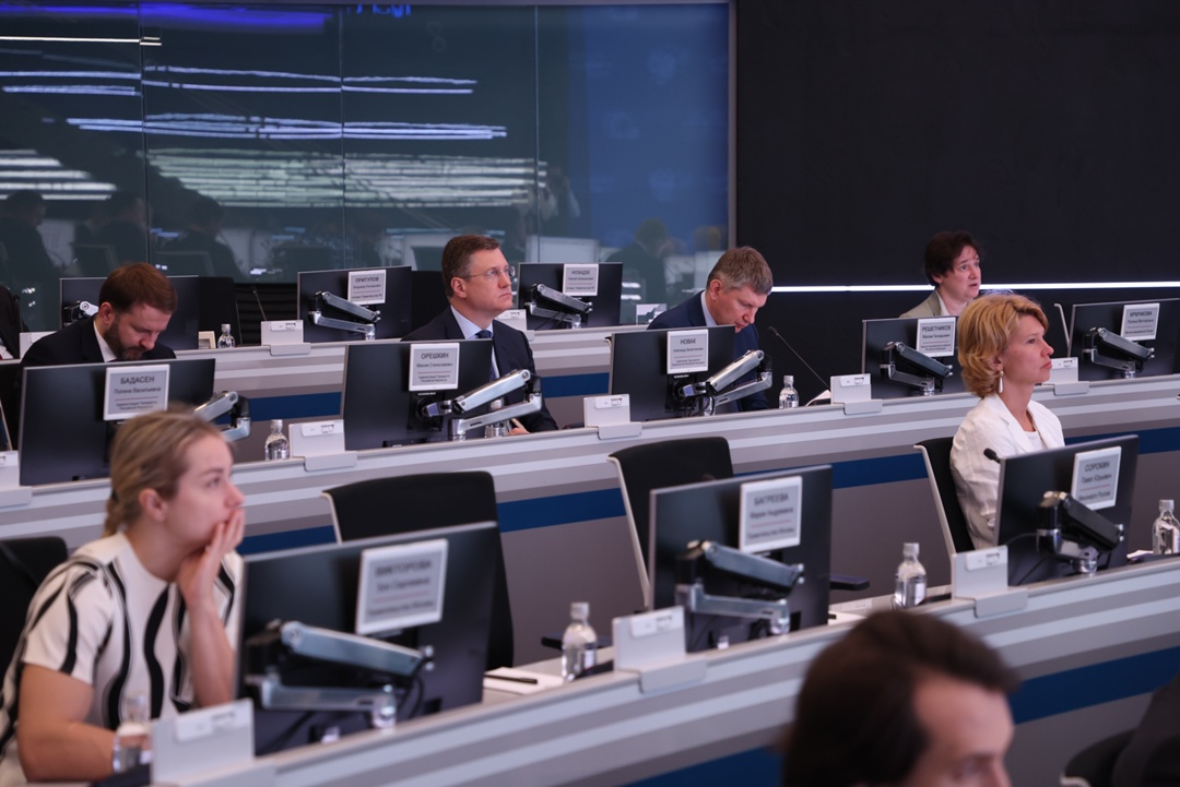 Александр Новак провел совещание по текущей ситуации в экономике