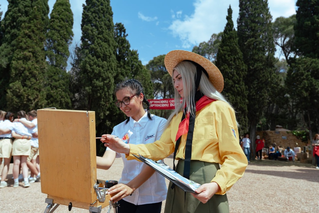 Дмитрий Чернышенко: Участники юбилейной смены должны унести в своих сердцах любовь к нашей стране и к «Артеку»