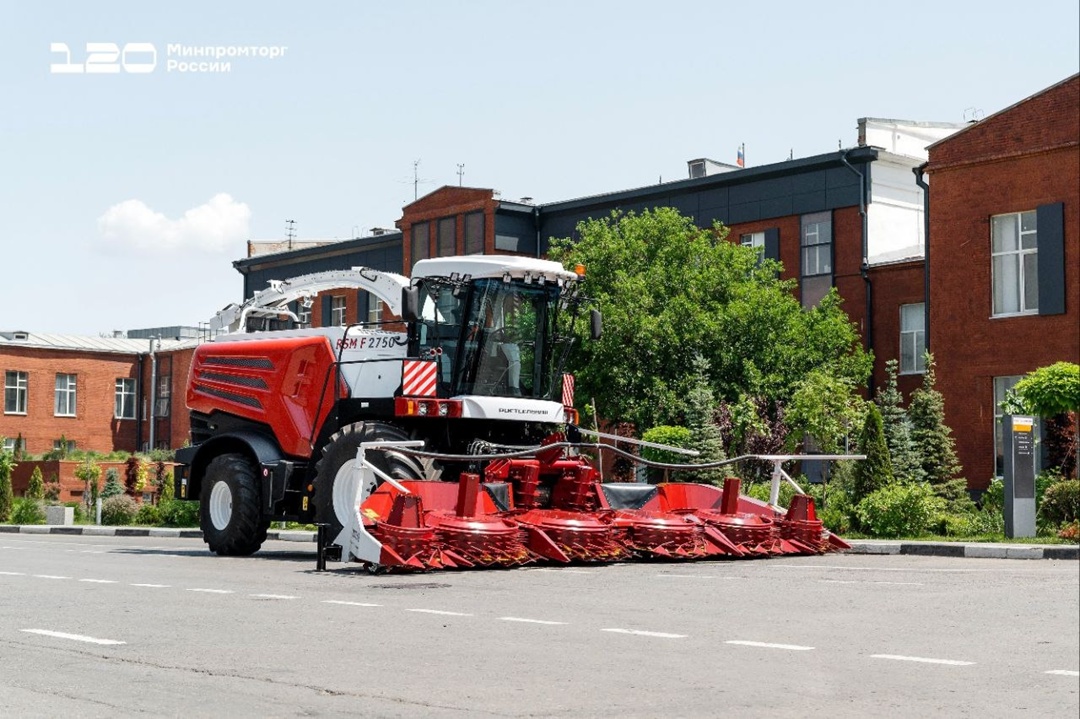280 тонн в час? Легко! Знакомьтесь, 2750 — самый мощный кормоуборочный комбайн России от Ростсельмаш