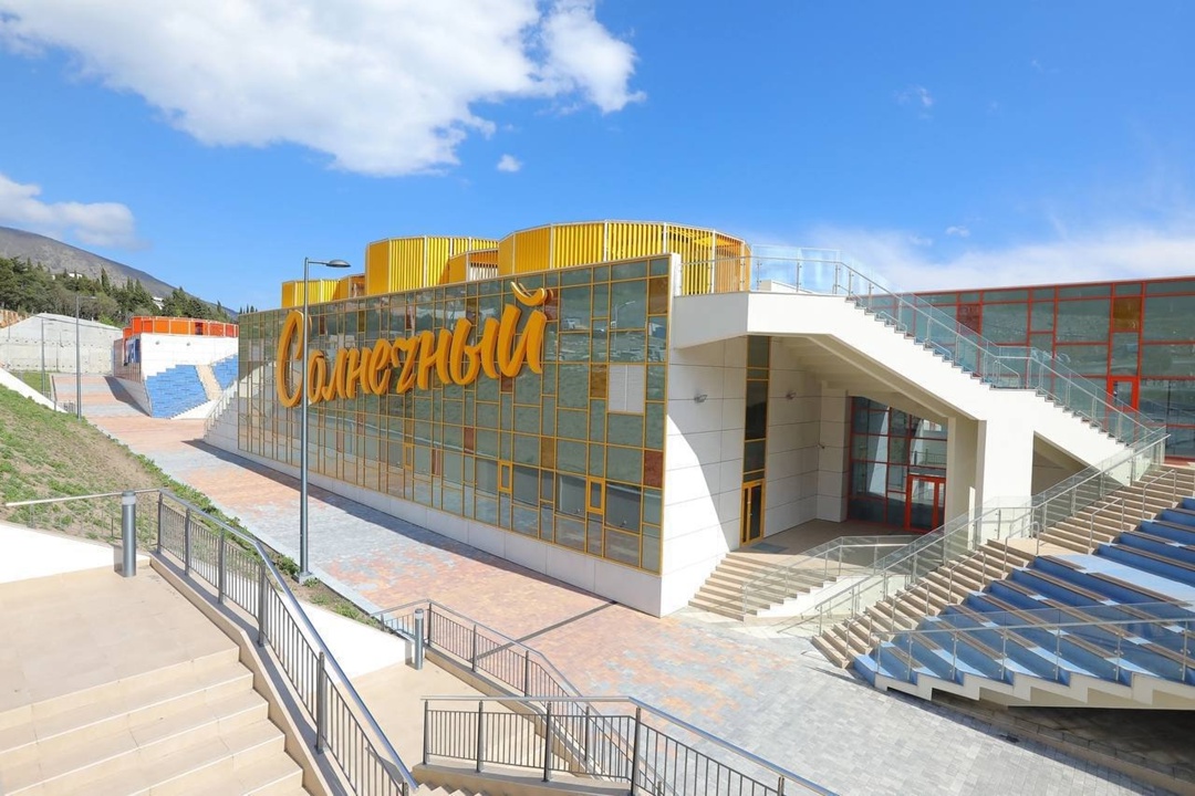 В международном детском центре «Артек» на территории лагеря «Солнечный» завершилось строительство двух спальных корпусов на 1000 мест