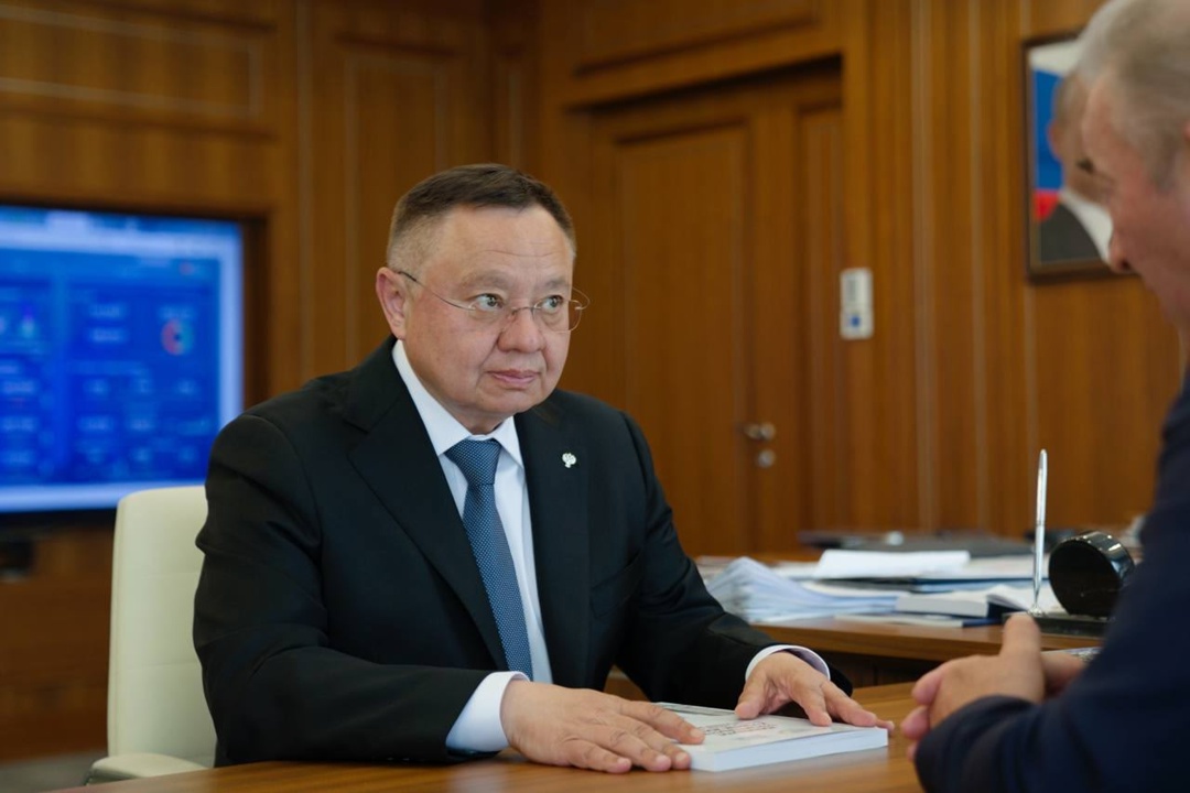 В Минстрое России состоялась рабочая встреча Министра строительства и ЖКХ РФ Ирека Файзуллина и депутата Государственной Думы Владислава Третьяка