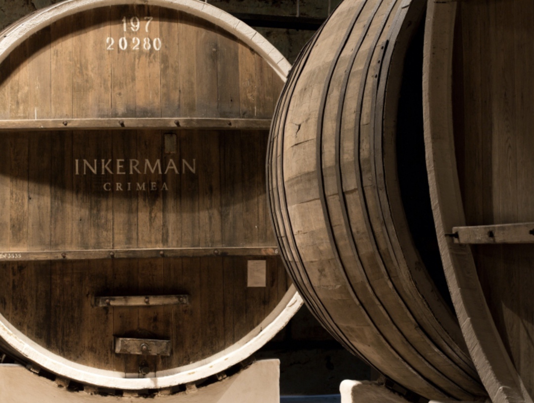 В Севастополе реализуется три крупных винодельческих проекта. Развитие винодельческой отрасли вносит самый главный вклад в рост доходов компаний, это…