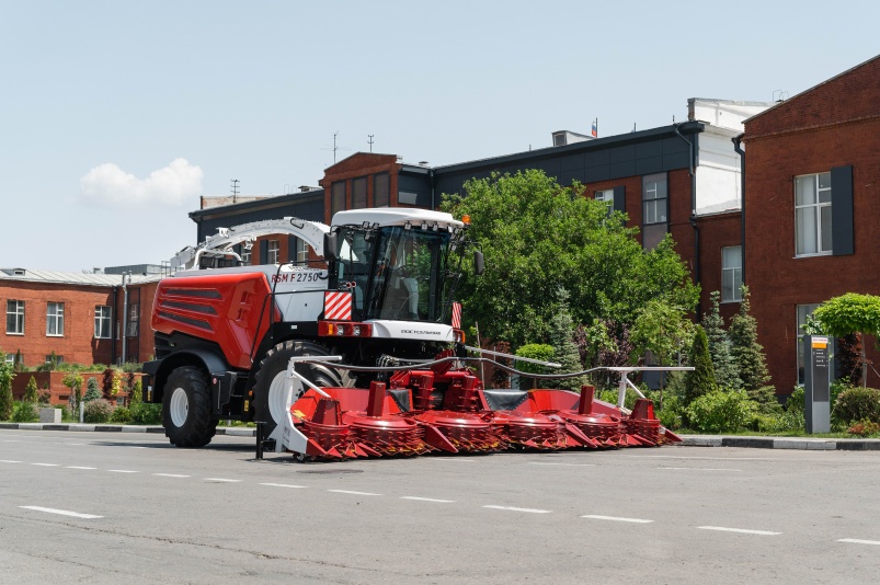 F 2750 — новый лидер кормозаготовки