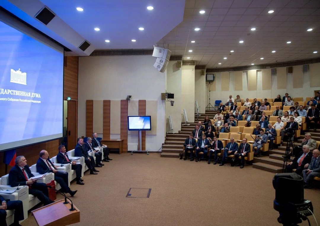 Глава Минтранса Роман Старовойт проинформировал о результатах работы транспортного комплекса депутатов от фракции КПРФ