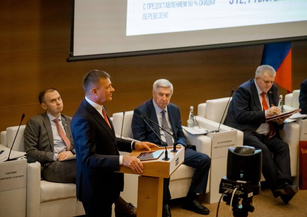 Глава Минтранса Роман Старовойт проинформировал о результатах работы транспортного комплекса депутатов от фракции КПРФ