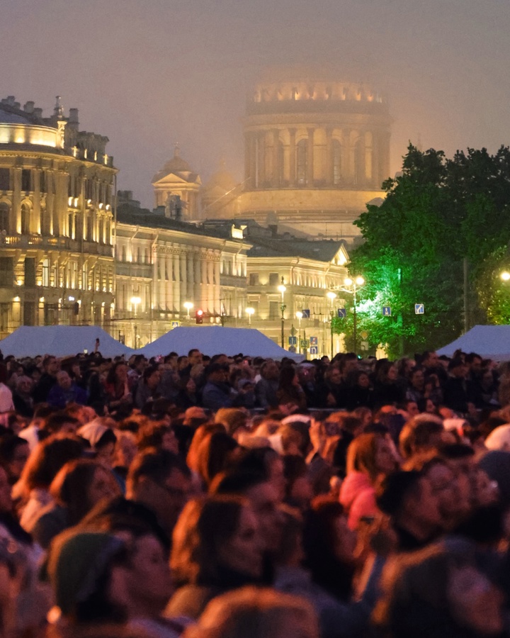 По следам «Классики на Дворцовой»… Делимся красочными фотографиями с празднования Дня города Санкт-Петербурга и восхищаемся грандиозным шоу!