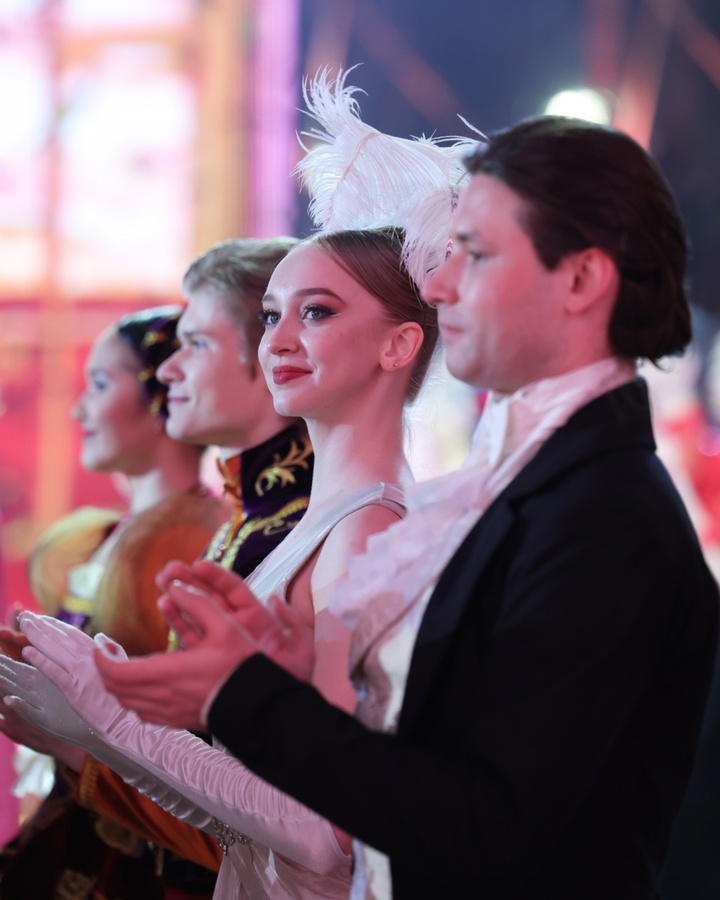 По следам «Классики на Дворцовой»… Делимся красочными фотографиями с празднования Дня города Санкт-Петербурга и восхищаемся грандиозным шоу!