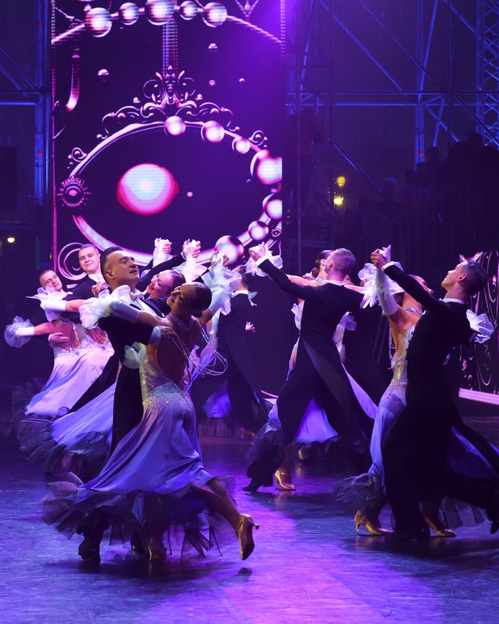 По следам «Классики на Дворцовой»… Делимся красочными фотографиями с празднования Дня города Санкт-Петербурга и восхищаемся грандиозным шоу!